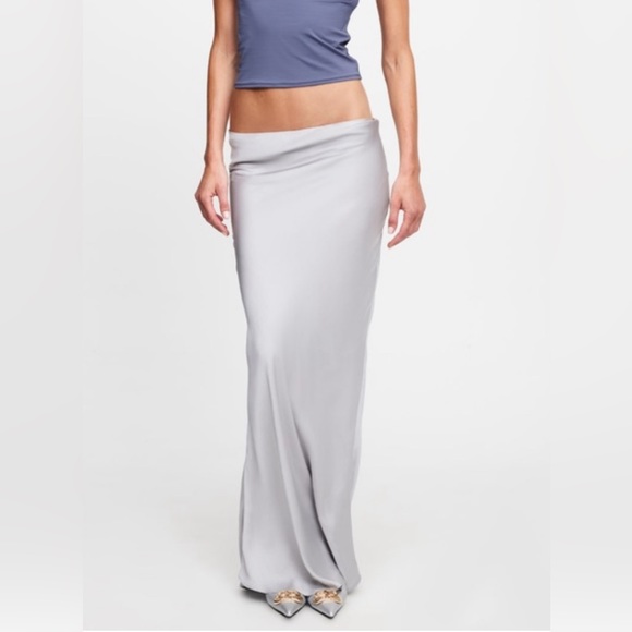 LIONESS Devon Maxi
Skirt on sale ‼️ - Picture 3 of 3